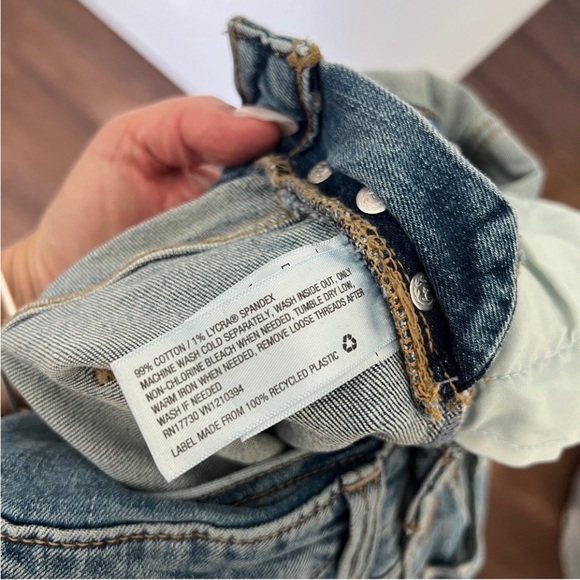 🍑 Universal Thread High-Rise Raw Hem Taper Denim Cropped Overalls Size 2 / 26 - Picture 12 of 15